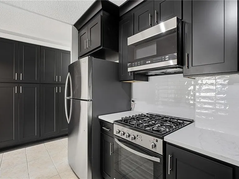 2285 Peachtree Rd NE #604 — Photo 8