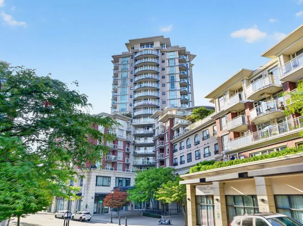 4028 Knight St #609, Vancouver, BC V5N 5Y8