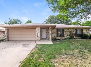2808 Green Ridge St, Fort Worth, TX 76133