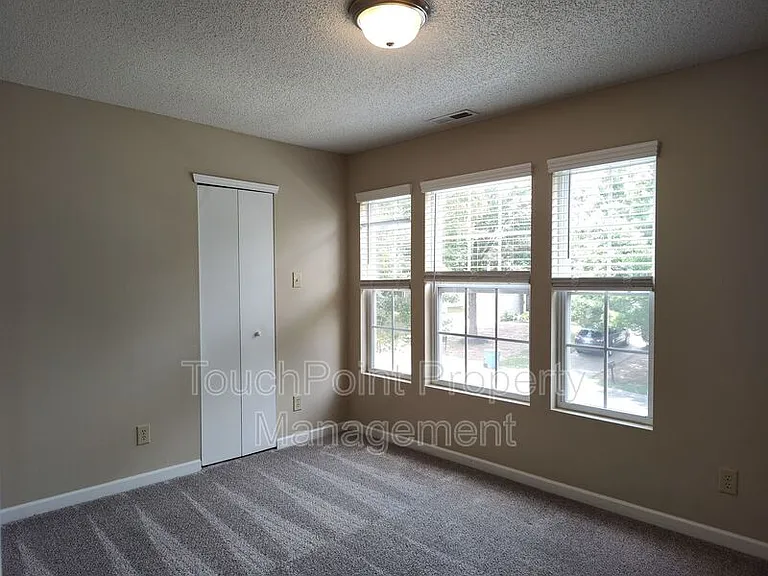 2038 Dunsmore Ln — Photo 22