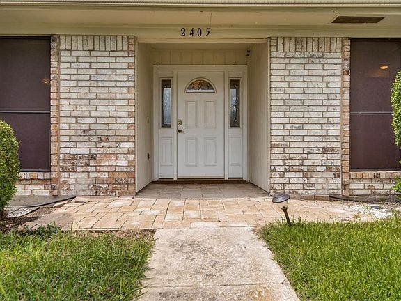 3rd image of 2405 Cordoba Dr