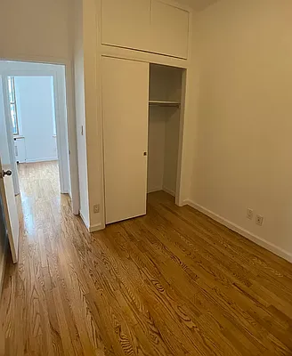 Rented by Current Real Estate Advisors | media 7