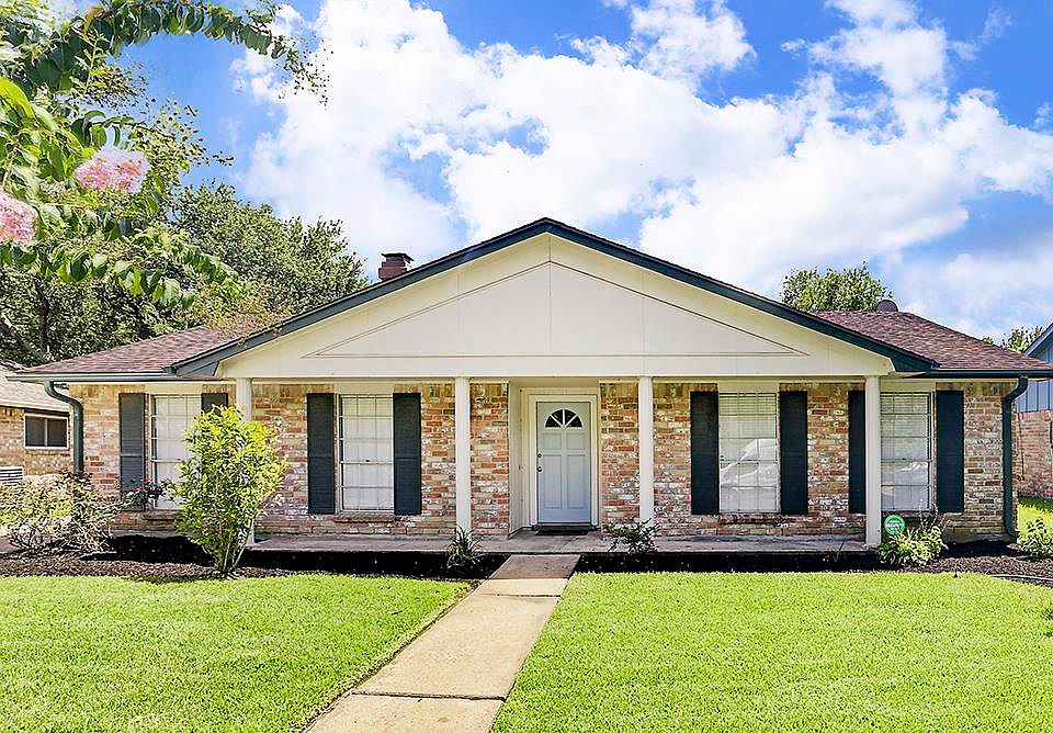 1st image of 13527 Brook Hollow Dr