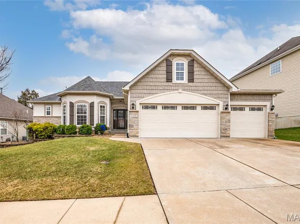 1570 Heritage Valley Dr, High Ridge, MO 63049