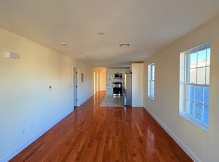 15 Loreto St #2, Providence, RI 02904