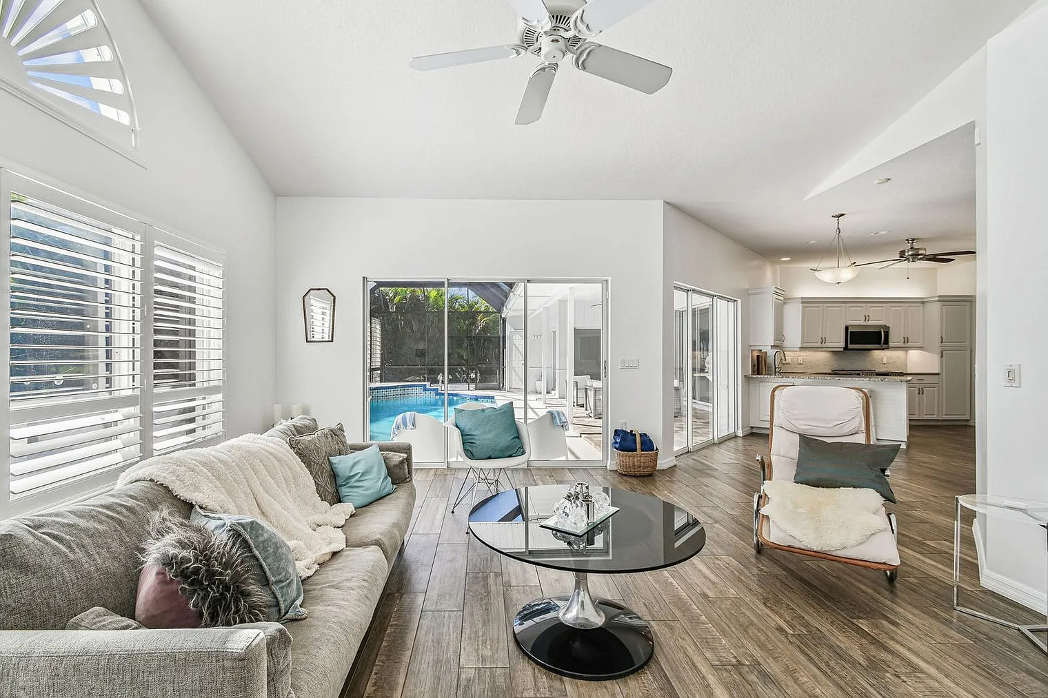 3 bed, 2.5 bath, 2561 sqft, $7,050 — Photo 4