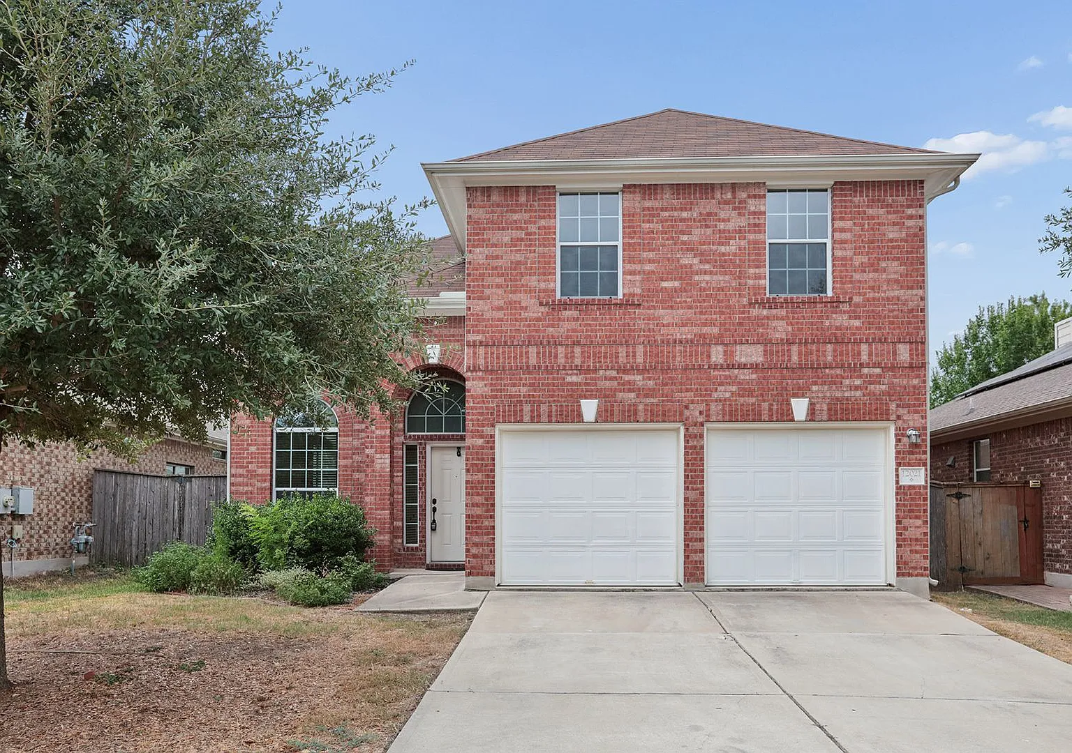 Beautiful 3 bedroom, 2.5 bathroom home in Manor — Photo 1