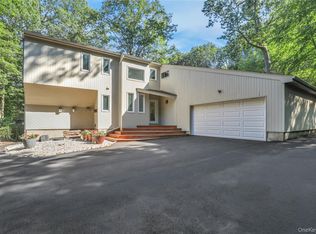 118 Brook Rd, Port Jefferson, NY 11777