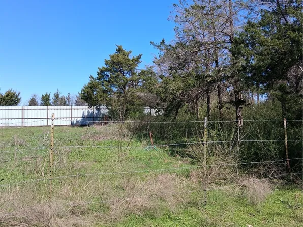 15 Mask Dr, Dallas, TX 75241