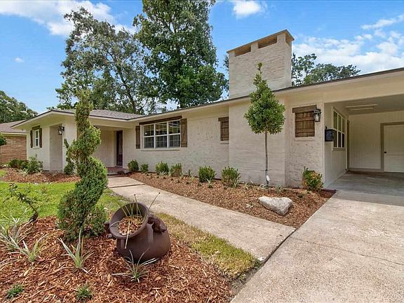 3rd image of 4775 Estate Dr