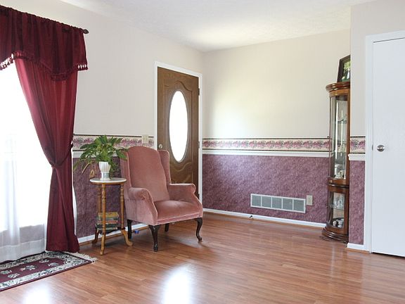 3rd image of 3872 Hassfurt Dr