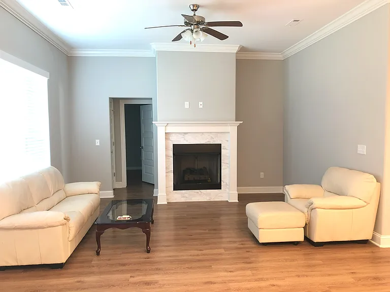 1626 S Laurel Lndg — Photo 2