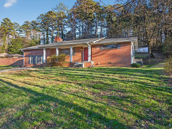 3rd image of 1320 Graysville Rd