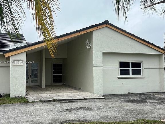 4th image of 2235 SW 131st Ct