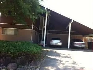 5009 Hemlock St photo 1