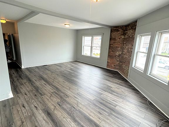5th image of 536 Washington St #2