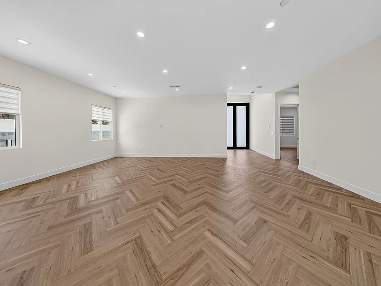 8018 Shadyglade Ave — Photo 31