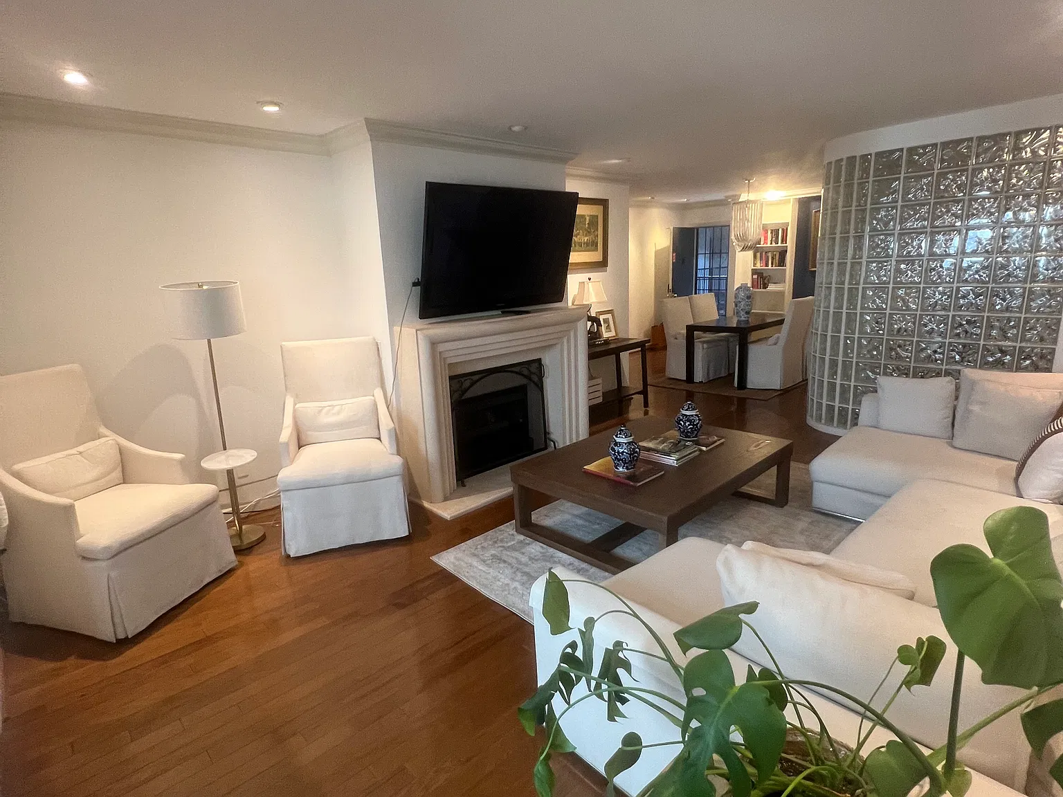 1 bed, 941 sqft, $3,600 — Photo 3