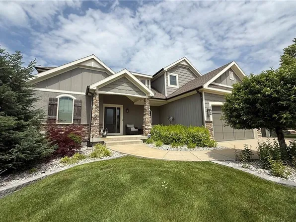 194 SW Roosevelt Rdg, Lees Summit, MO 64081