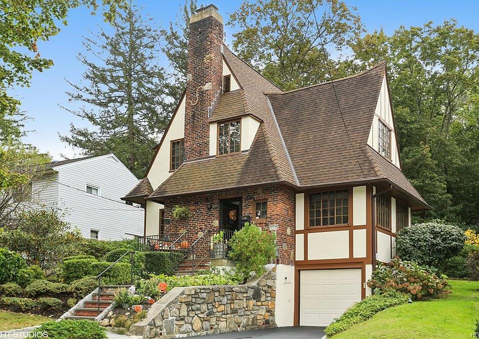 1st image of 118 Leroy Ave