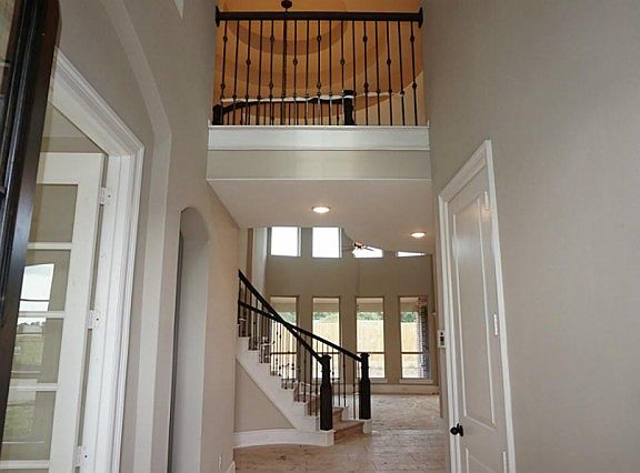 2nd image of 1506 Elliott Dr