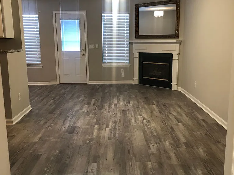 121 Palm Dr — Photo 1
