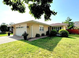 8057 Valley Dr, Palos Hills, IL 60465