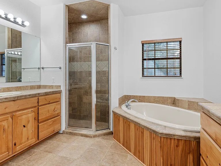 10808 Dedeke Dr — Photo 18