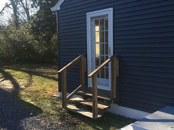 4th image of 4902 Carolyn Ln