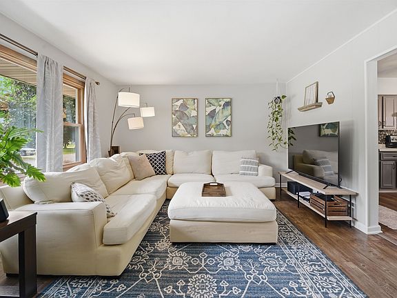 4th image of 1409 Chapman Ave