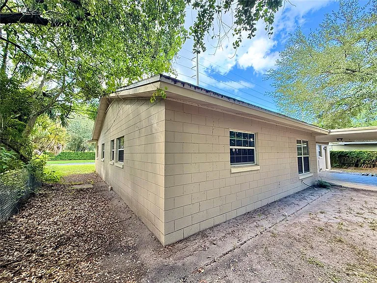 2810 Flowertree Rd — Photo 31