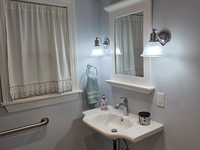 13 New Hampshire St #13 — Photo 12