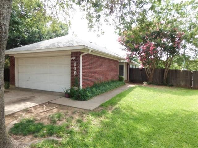 1st image of 949 Plantation Dr