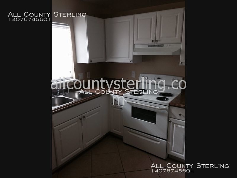 2nd image of 323 San Gabriel St