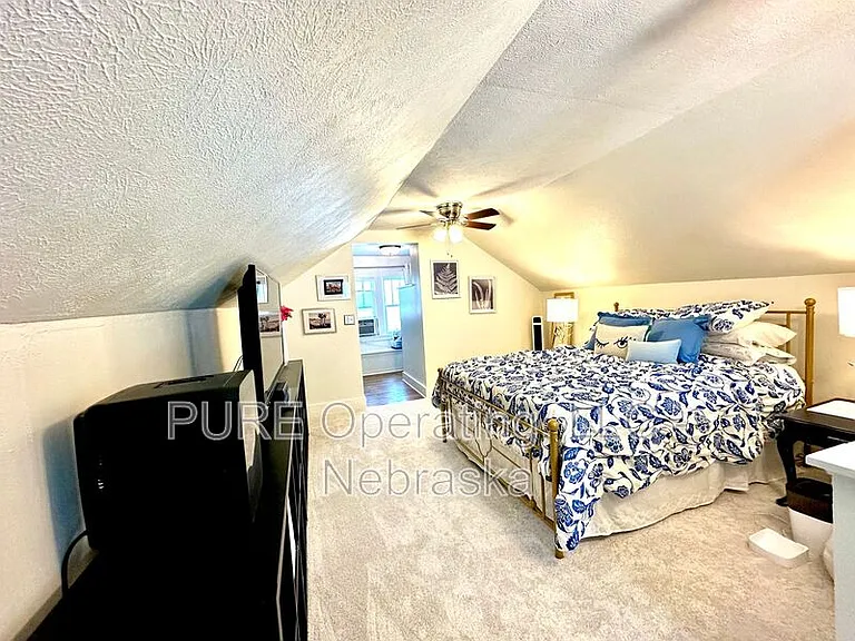 5724 Rees St — Photo 32