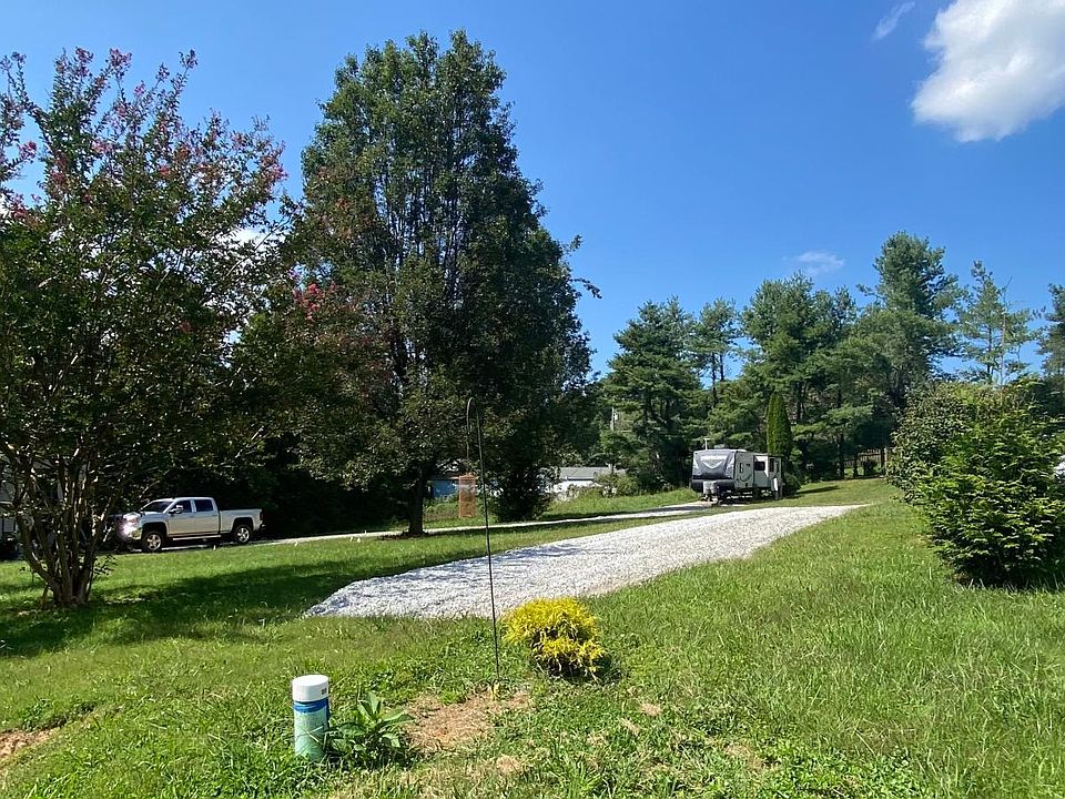 2nd image of 19 W Hodges Dr