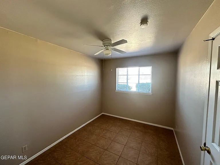 5732 Arrowhead Dr — Photo 10