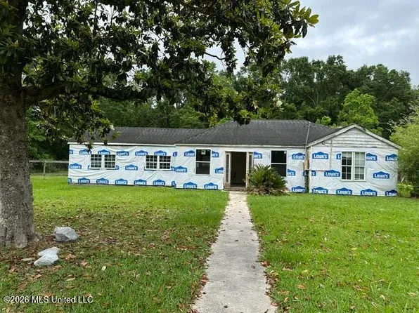 4642 Hilma St, Moss Point, MS 39563