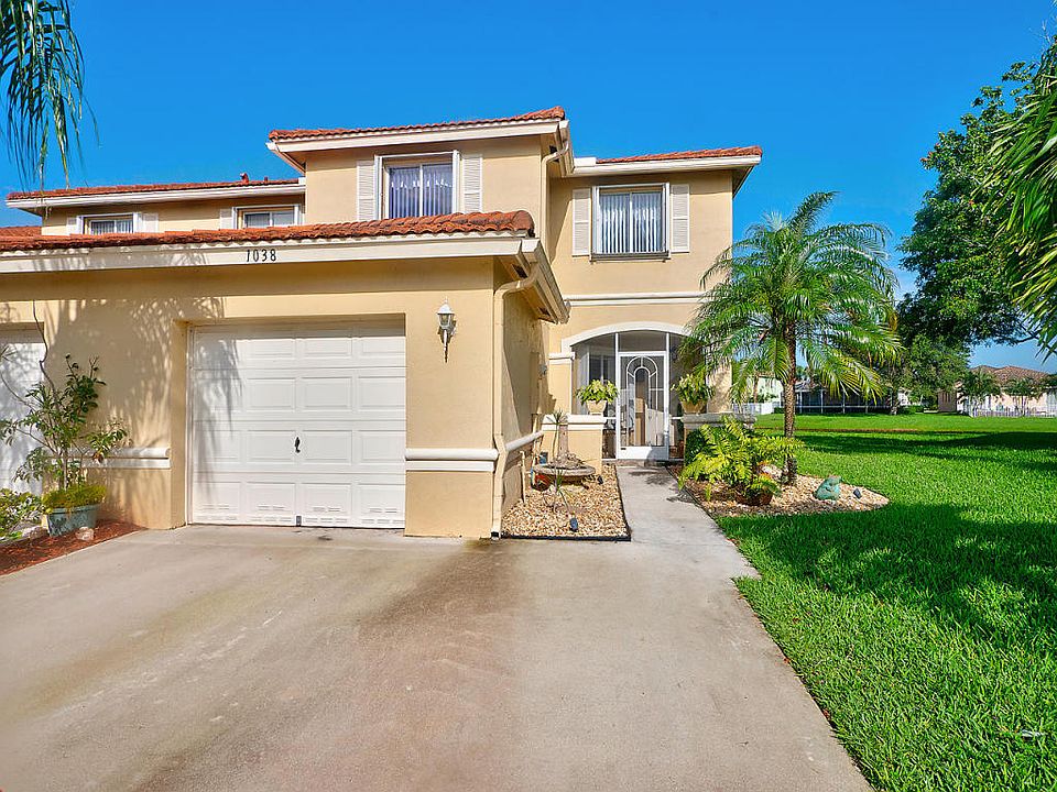 1st image of 1038 Arezzo Cir