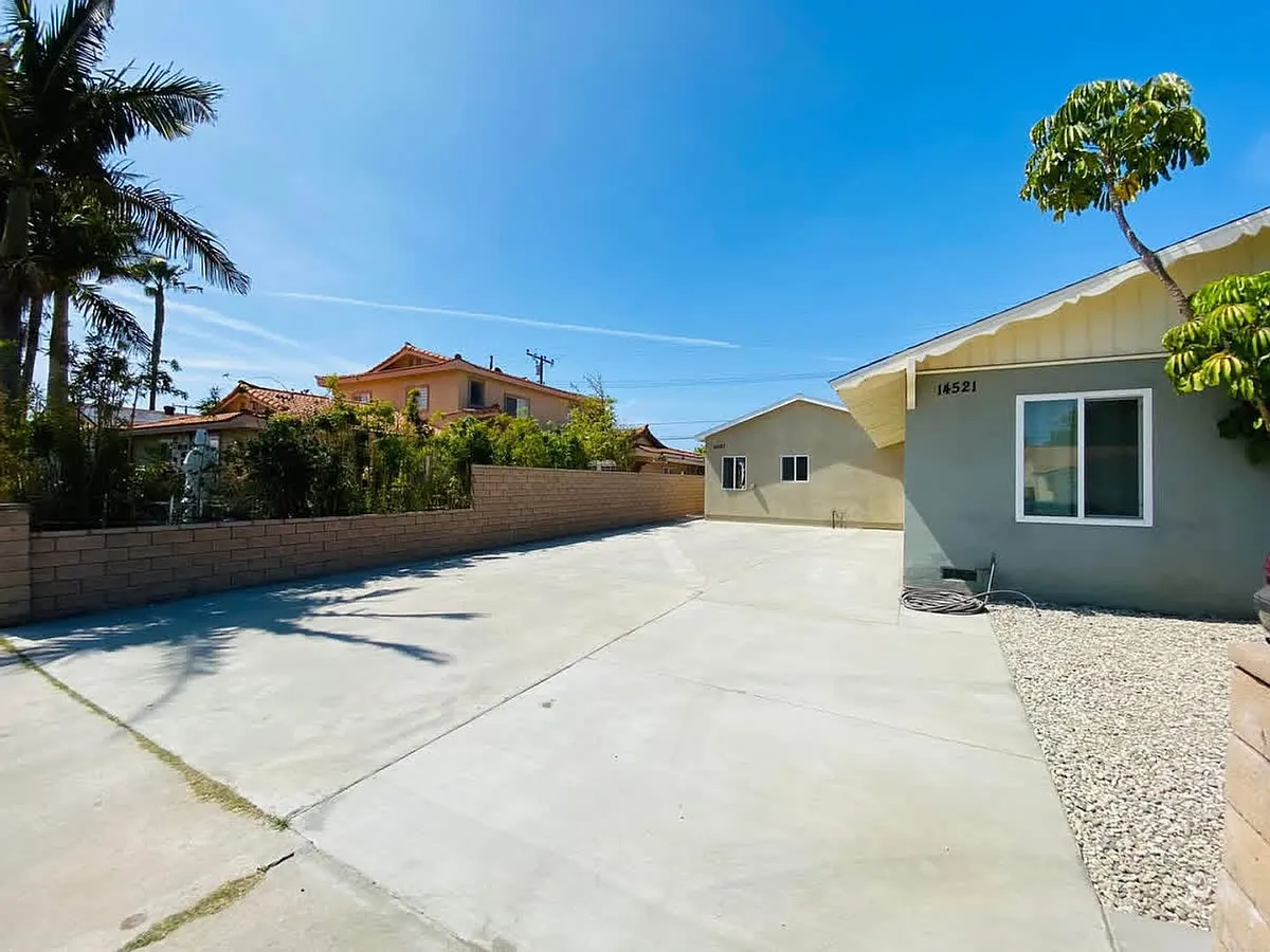 Building Photo - 14523 Ontario Dr