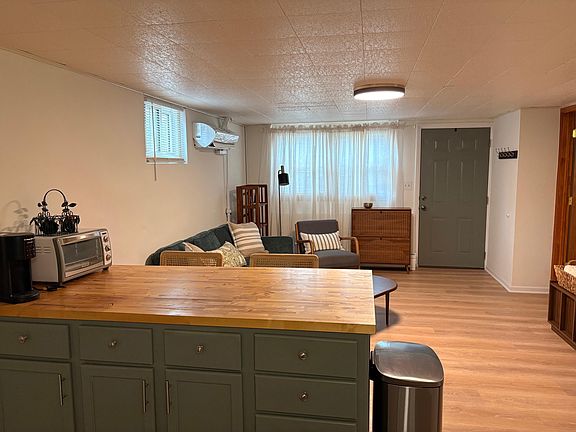 3rd image of 1617 Highridge Dr APT A