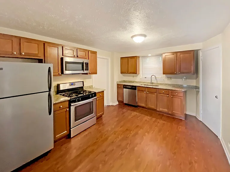 32 Wyoming St E #1 — Photo 16