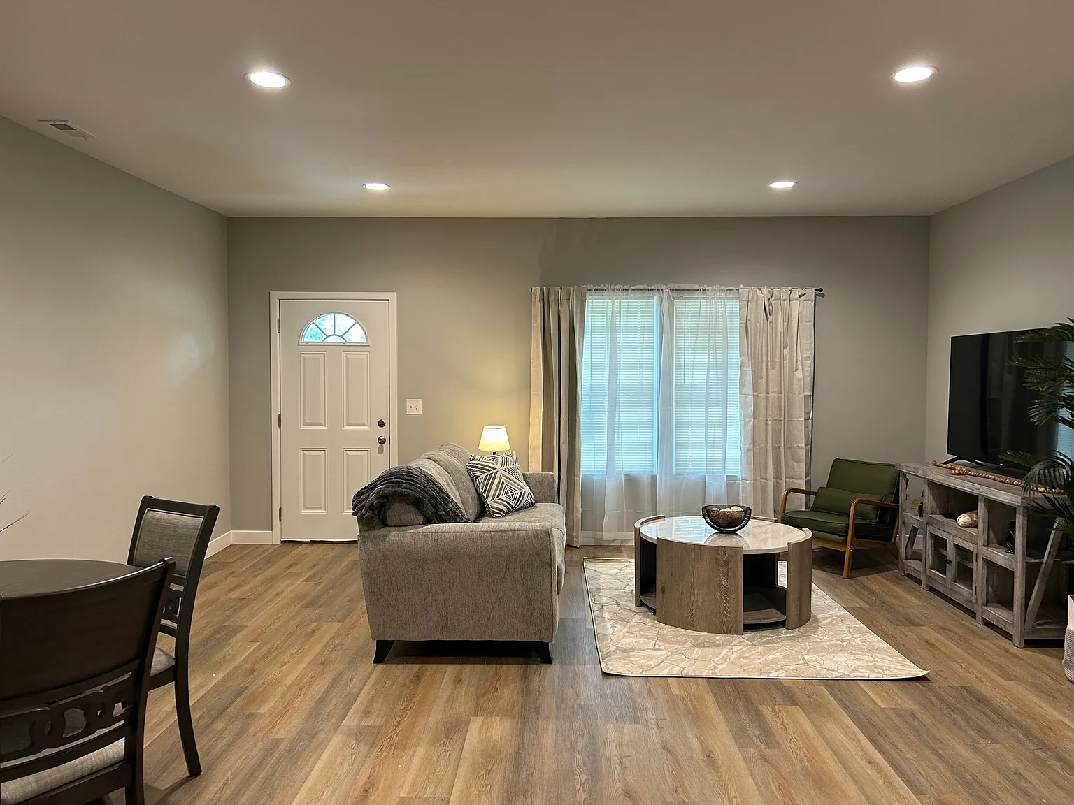 Holy Cross Neighborhood Rentals Available — Photo 3