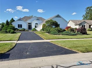 7658 Winter Sweet Dr, Holland, OH