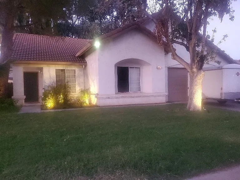 1012 Montgomery Ave — Photo 2