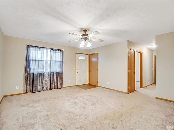 5th image of 209 Overlook Ct