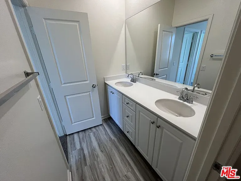 25198 Harmony Ave — Photo 7