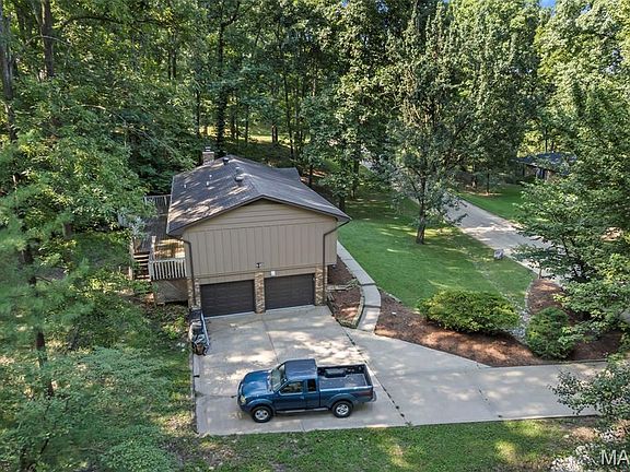 5th image of 2800 Oakshire Cir
