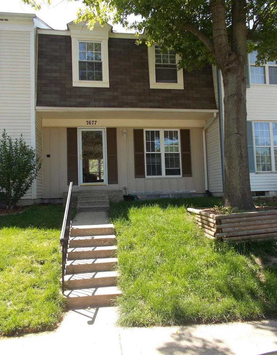 7677 Sheffield Village Lane — Photo 1