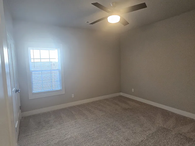1011 NE Heights Ln — Photo 7